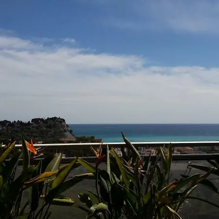 Πανσιόν Superbe Vue Mer Et Cap Canaille *